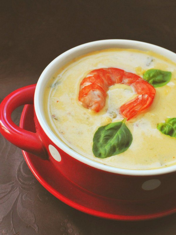 Сливочный суп с креветками: как быстро приготовить вкусное блюдо?