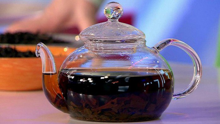 Калорийность черного чая: какая она и как меняется в зависимости от добавок?