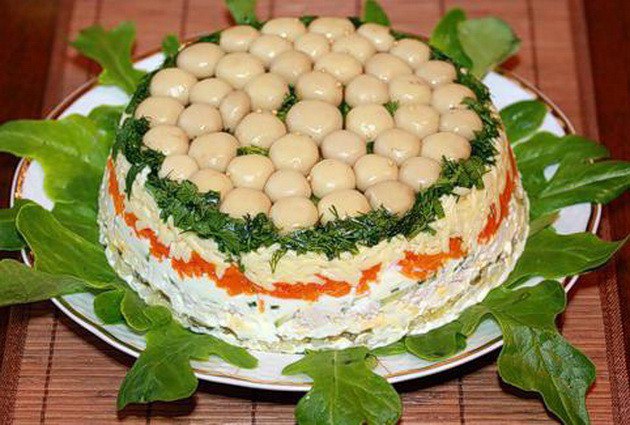Оригинальное блюдо для праздничного стола – салат «Лесная поляна»