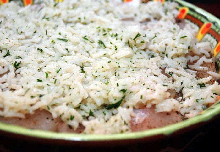 Рецепт приготовления рыбы, фаршированной рисом и запеченной в духовке