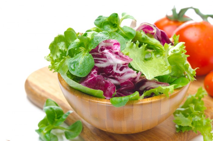 Новенькое и пикантное в вашем меню: рецепты салатов с радичио