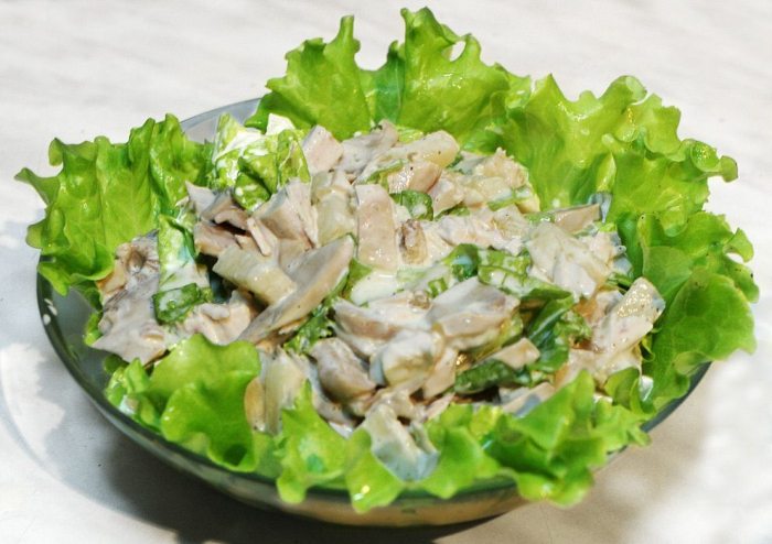 Ананасовый салат с курицей – экзотика из простых продуктов!