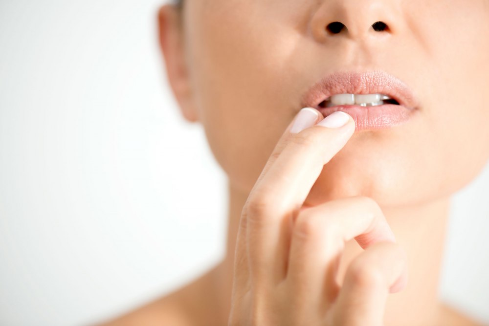 Как лечить простуду на губах йодом thumbnail