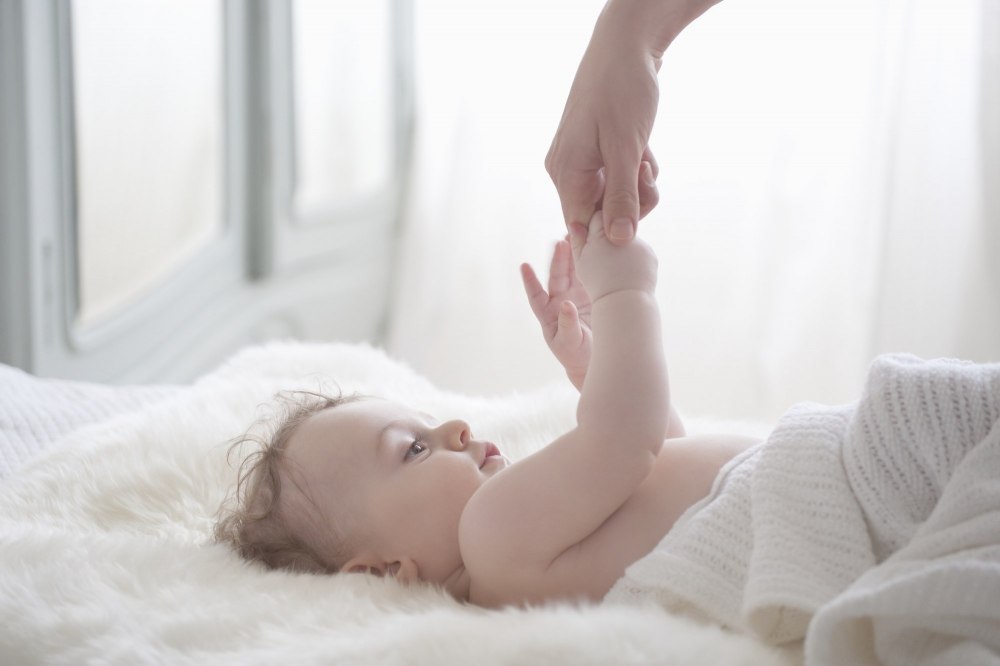 У ребенка облазит кожа между пальцев ног лечение thumbnail